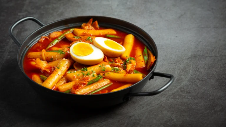 Como Fazer Topokki: Da Receita Clássica à Versão Brasileira (Sem Pimenta!)